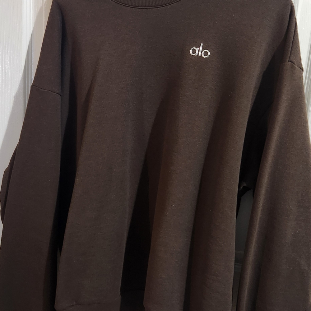 ALO Yoga Men's Chocolate Crewneck Sweater